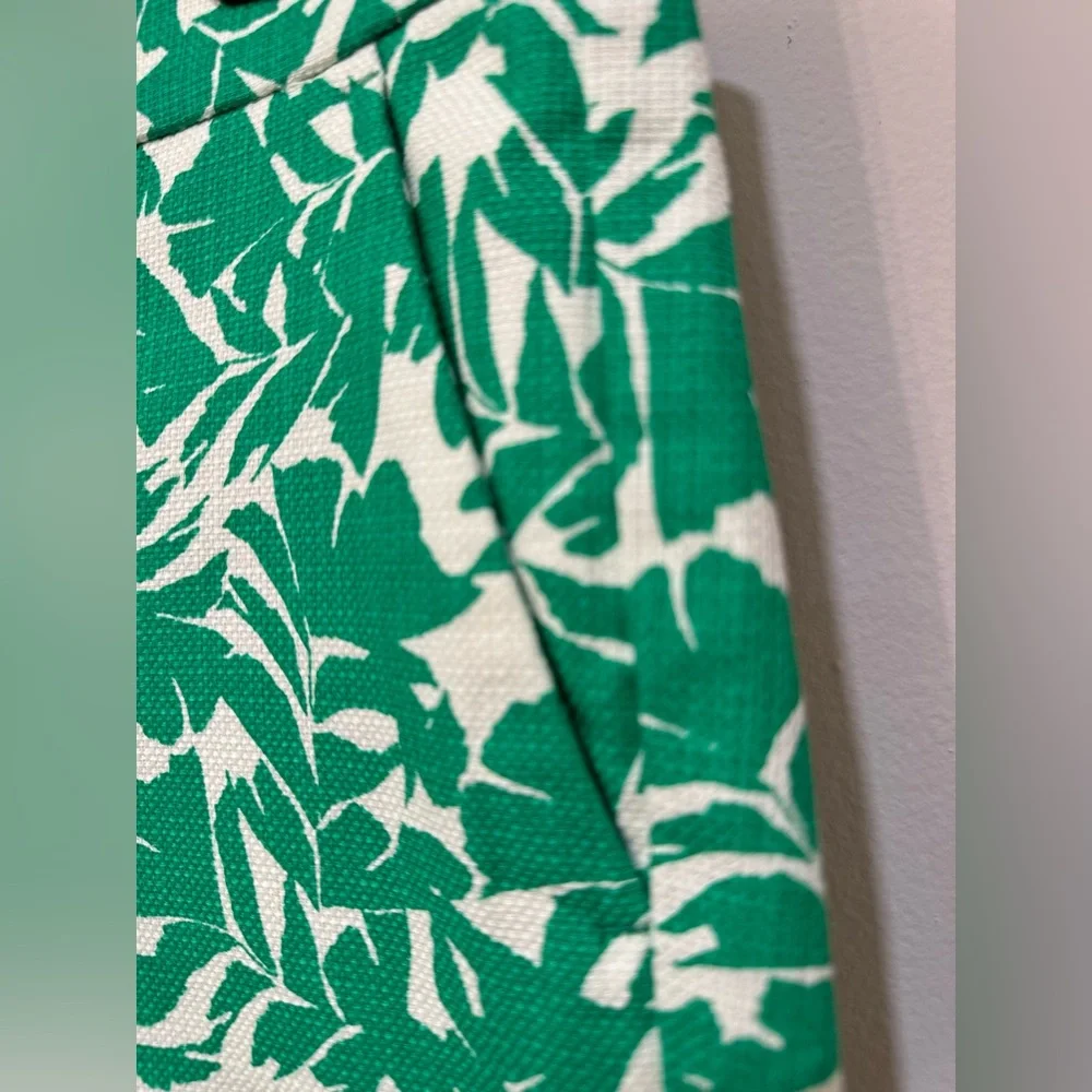 J Crew Cotton Green/White Sorts, size 4